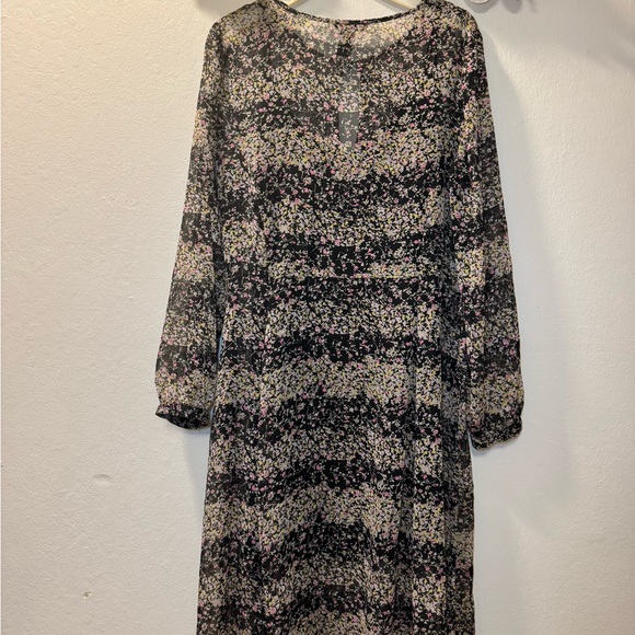 H&M Black Floral Long Sleeve Midi Dress with Pink Accents - Picture 6 of 12